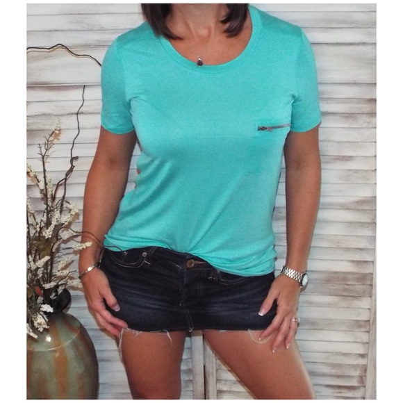 Scoop Neck Boyfriend Tee Zipper Pocket Green 1318 - Picture 6 of 6